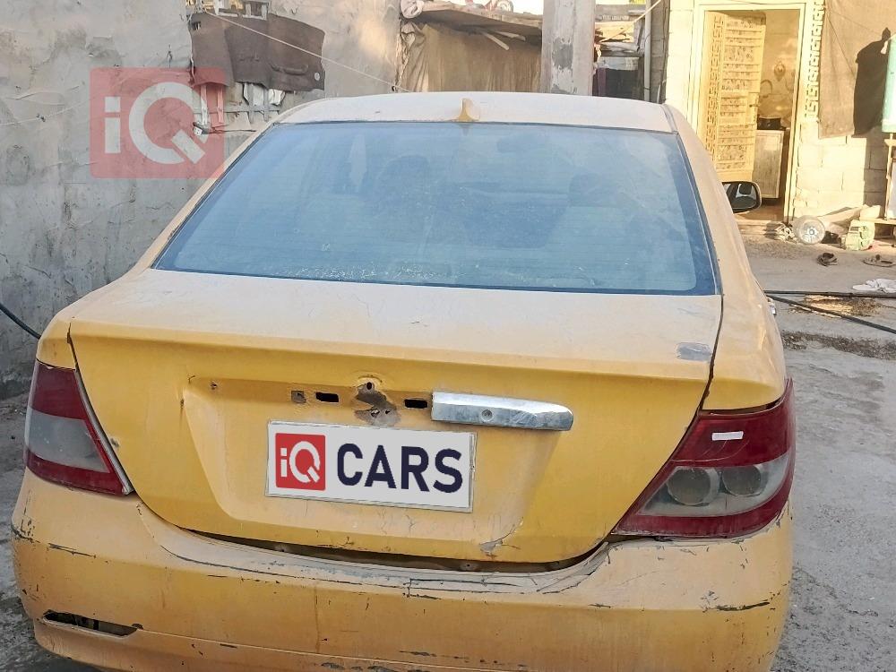 بي واي دي F3